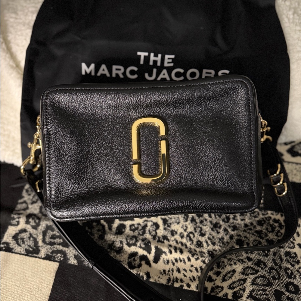 Marc Jacobs The Softshot 21 black leather crossbody bag